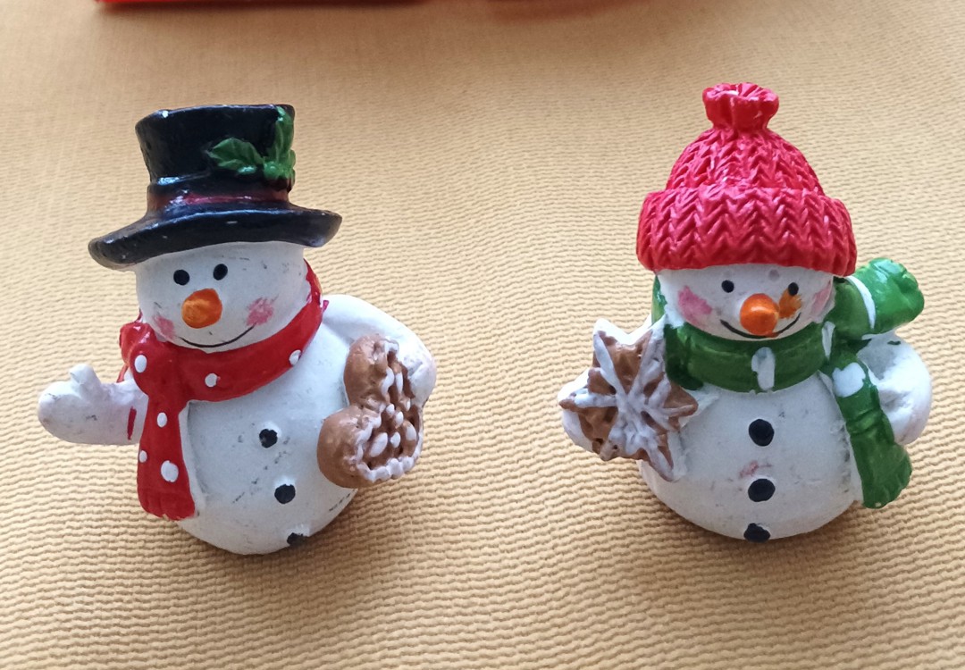 Коледни фигурки СНЕЖКО в подаръчна торбичка