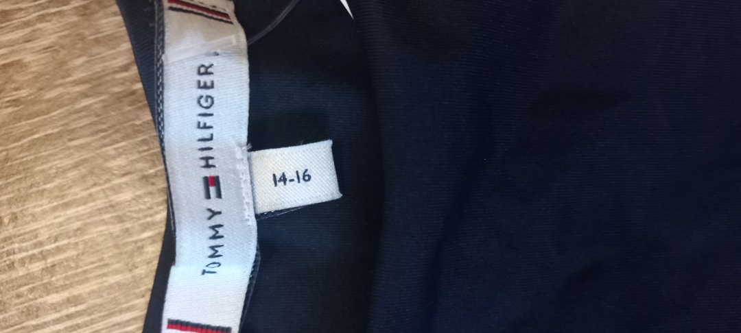 Ново горнище Tommy Hilfiger, 14-15г.