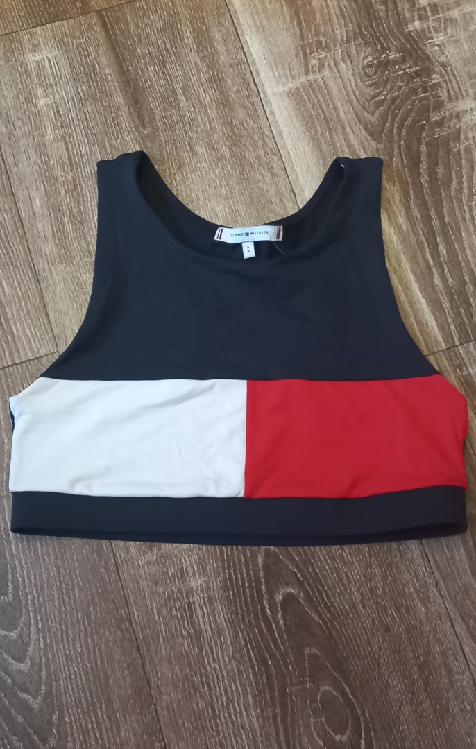 Ново горнище Tommy Hilfiger, 14-15г.