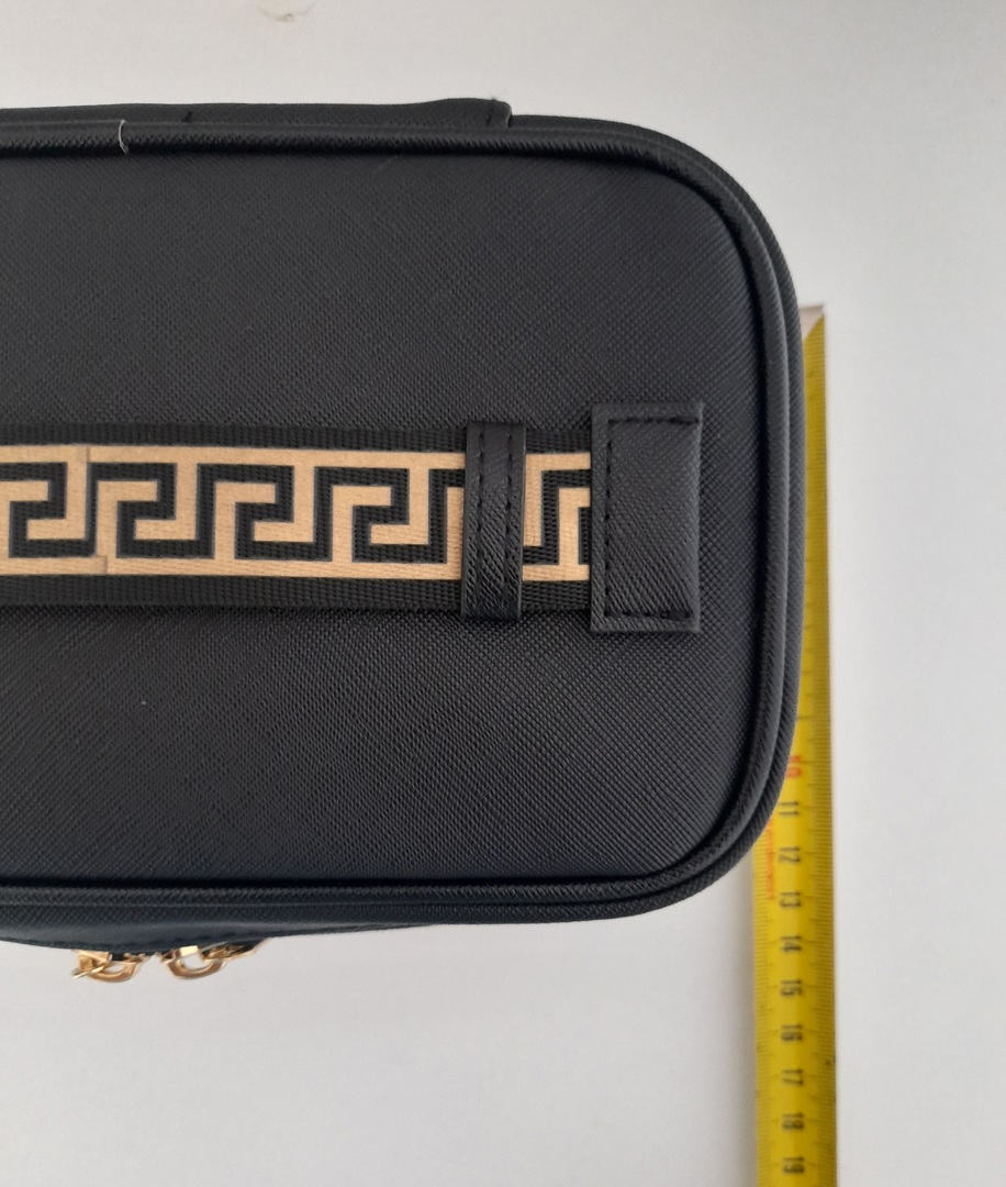 Луксозен несесер или мини чантичка VERSACE