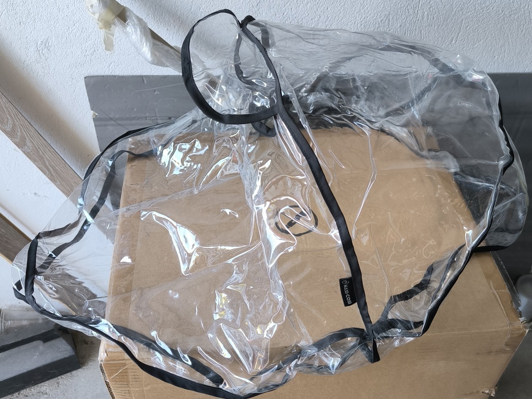Продавам нова количка Maxi Cosi Lila XP 3в1 + пода