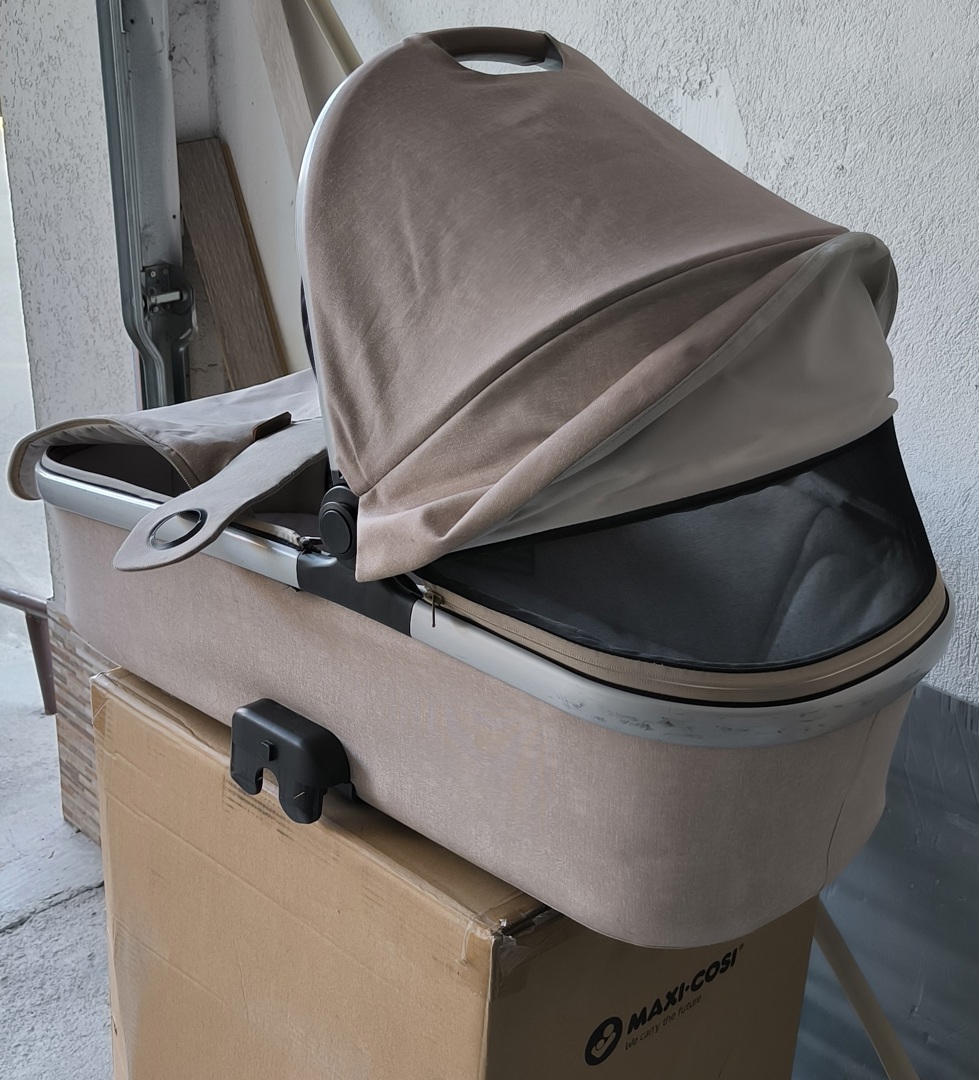 Продавам нова количка Maxi Cosi Lila XP 3в1 + пода