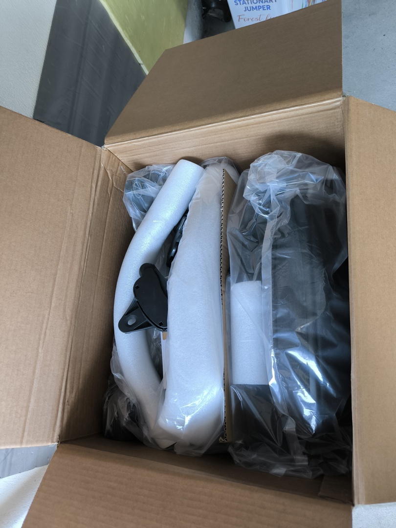 Продавам нова количка Maxi Cosi Lila XP 3в1 + пода