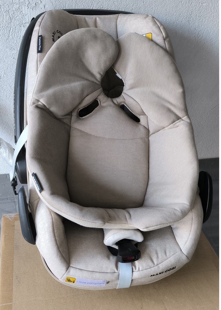 Продавам нова количка Maxi Cosi Lila XP 3в1 + пода