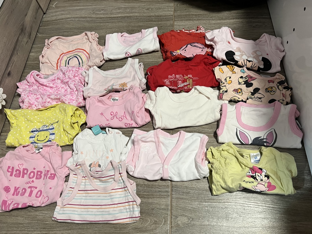 Продавам дрешки от 3-6 месеца за момиченце