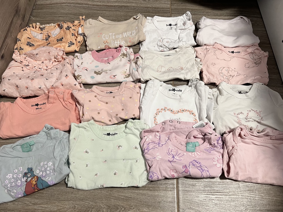 Продавам дрешки за момиче от 0-3 месеца