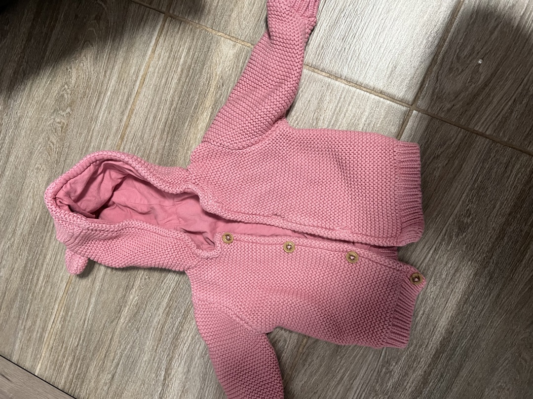 Продавам дрешки от 3-6 месеца за момиченце