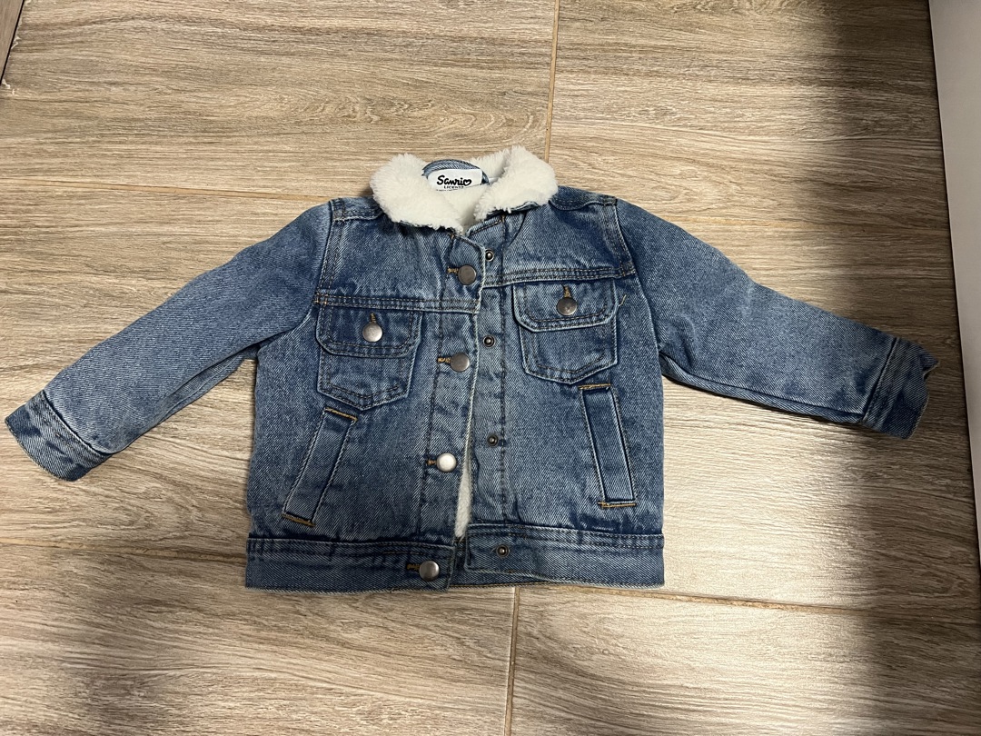 Продавам дрешки от 3-6 месеца за момиченце