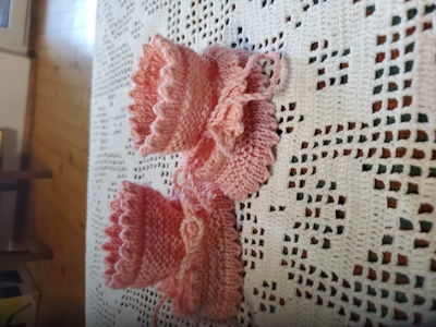 Ръчно плетени бебешки терлички-ботушки , от 0 до 3