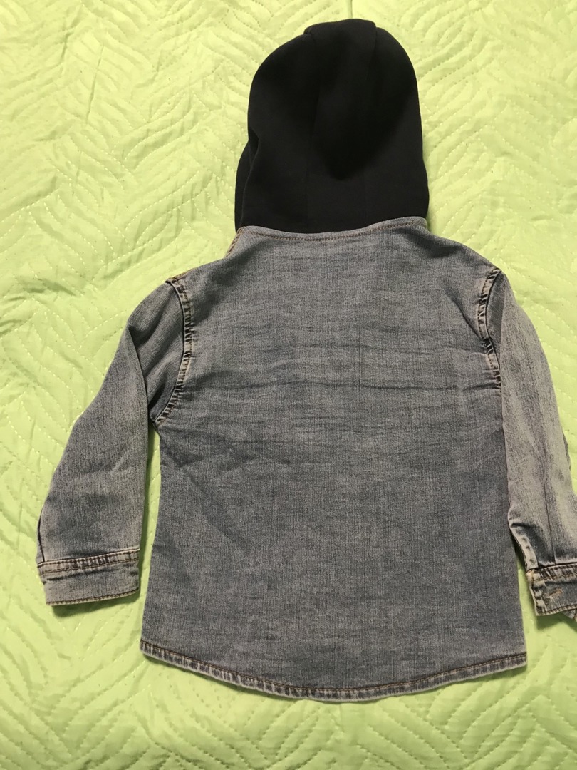 Детска дънкова риза с качулка