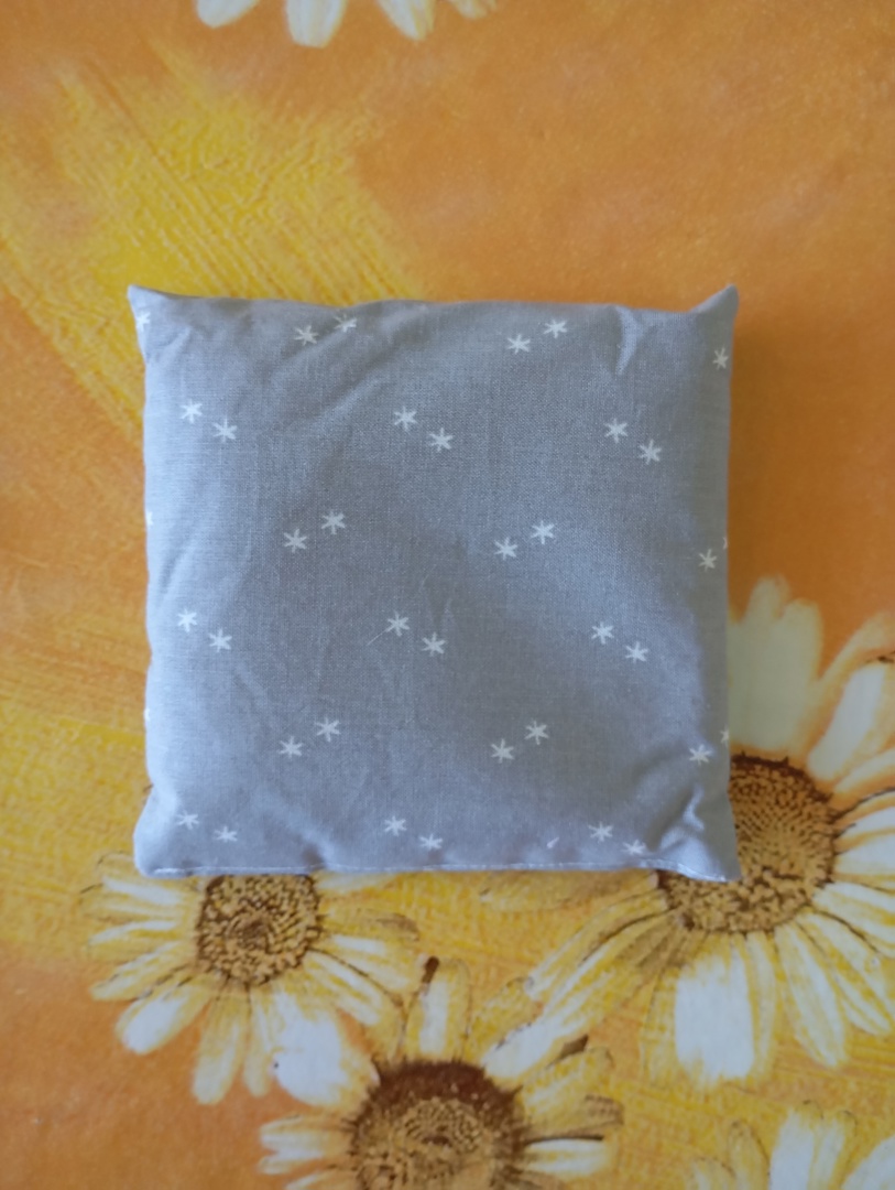 Възглавничка с черешови костилки