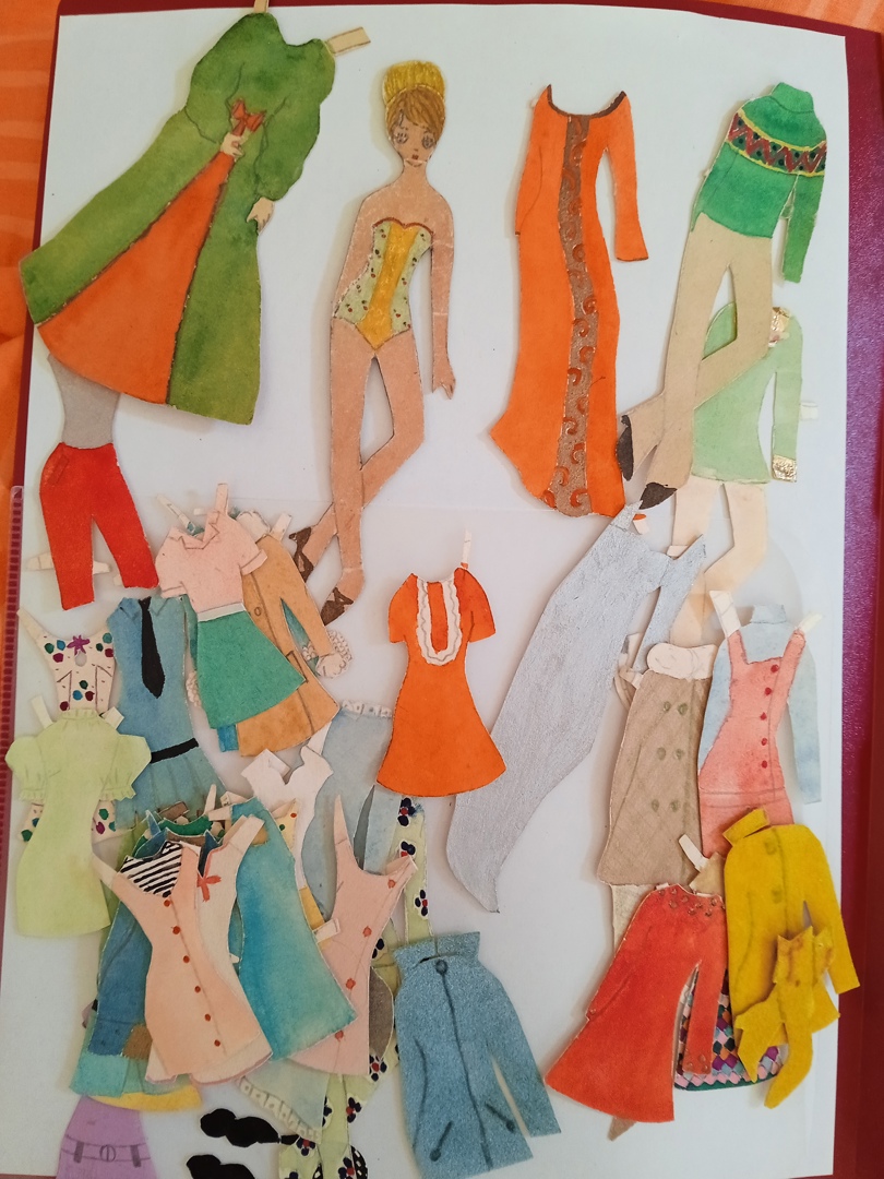 Кукла хартийна + дрешки, 1970-1975 винтидж