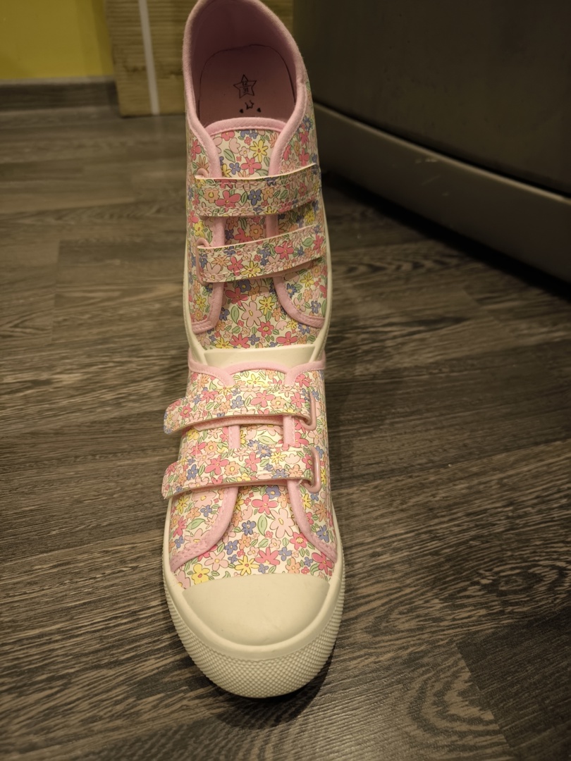 Маратонки за момиче