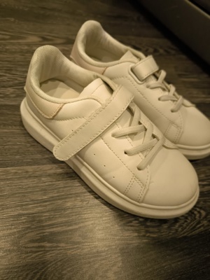 Маратонки за момиче