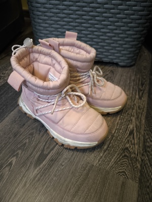 Зимни апрески за момиче