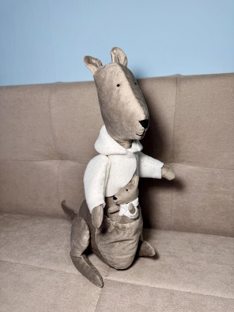 Кенгуру с малко кенгурче