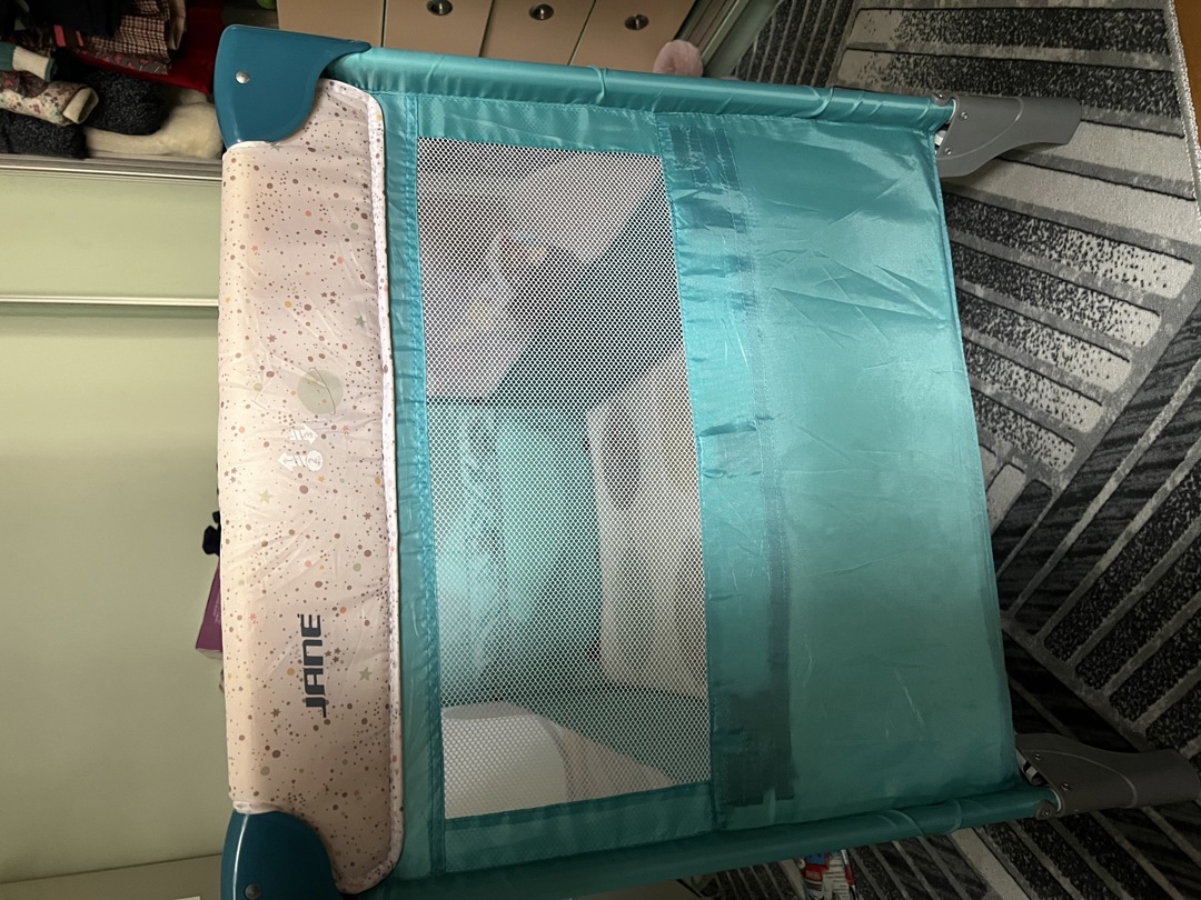 Бебшко легло с матрак