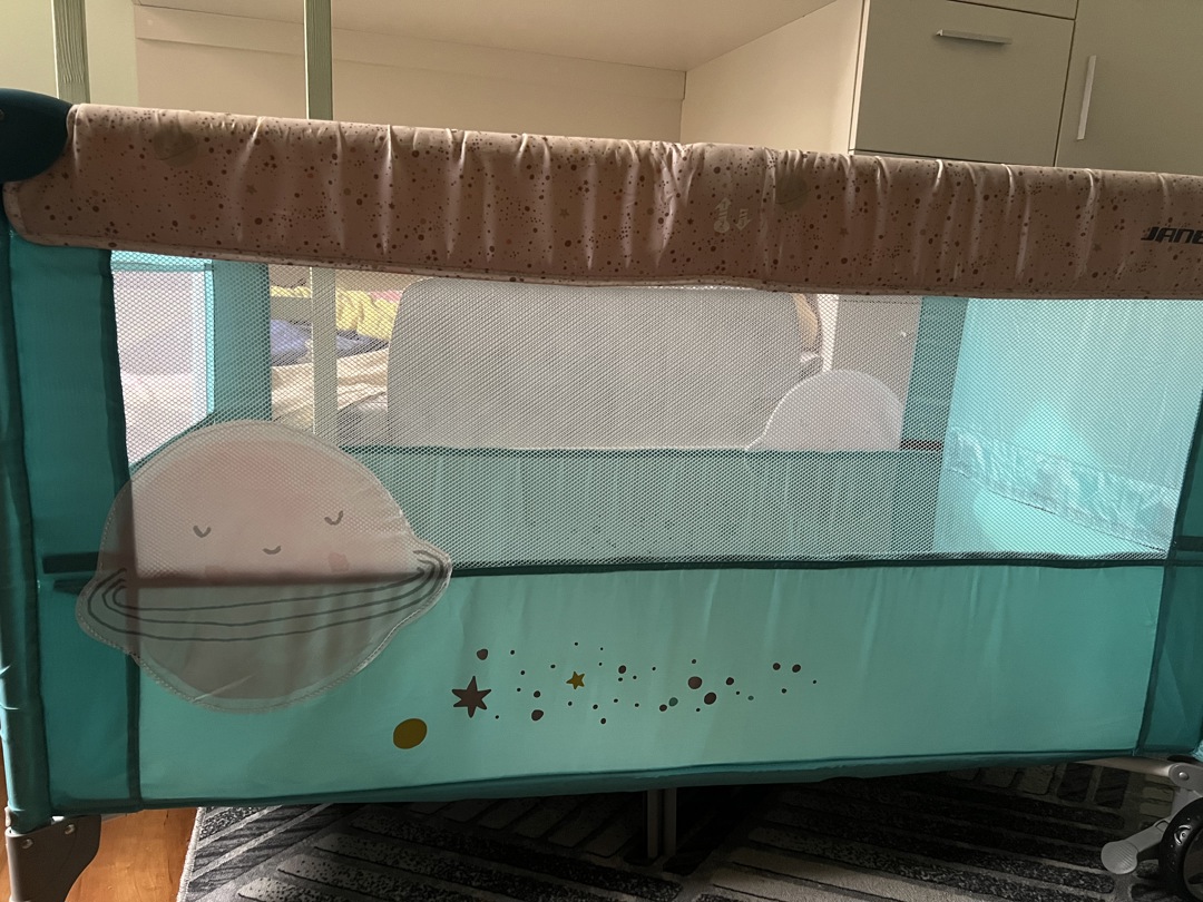 Бебшко легло с матрак