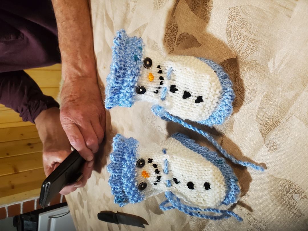 Ръчно плетени коледни терлички, от3 до 6 месеца