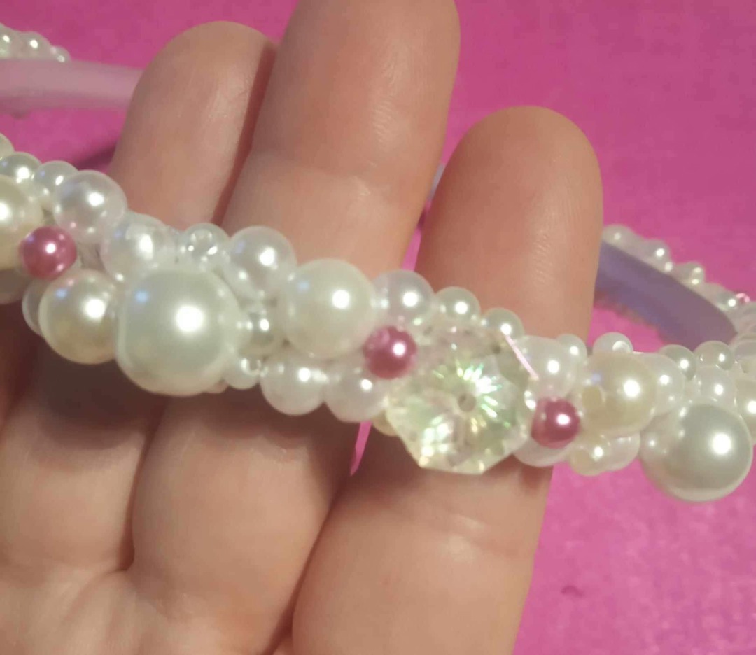 Изящни перлени диадеми