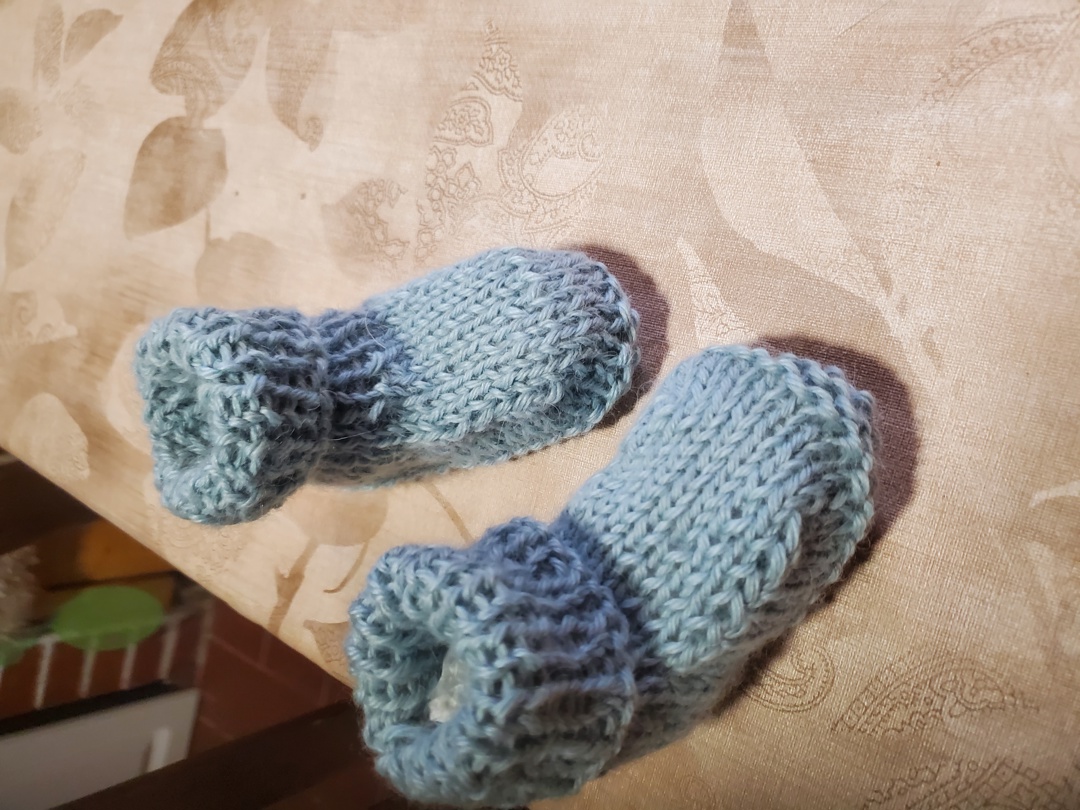 Ръчно плетени за бебе от 0 до 3 месеца