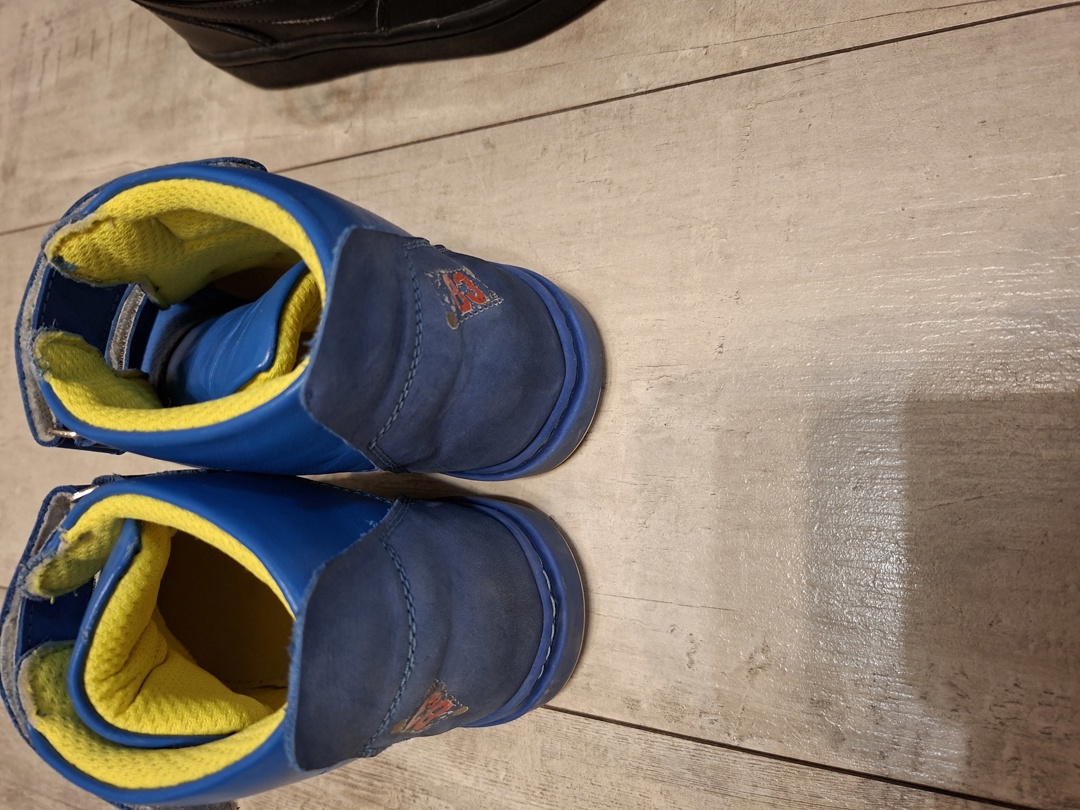 Маратонки NIKE и боти Ponki 33н