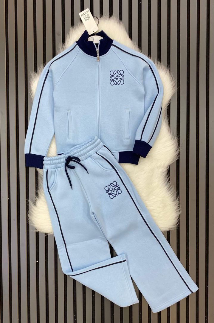 ДЕТСКИ КОМПЛЕКТИ ЗА МОМИЧЕТА И МОМЧЕТА