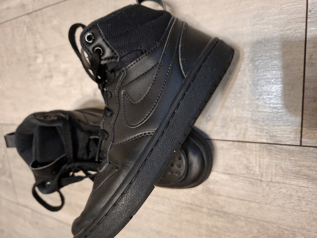 Маратонки NIKE и боти Ponki 33н