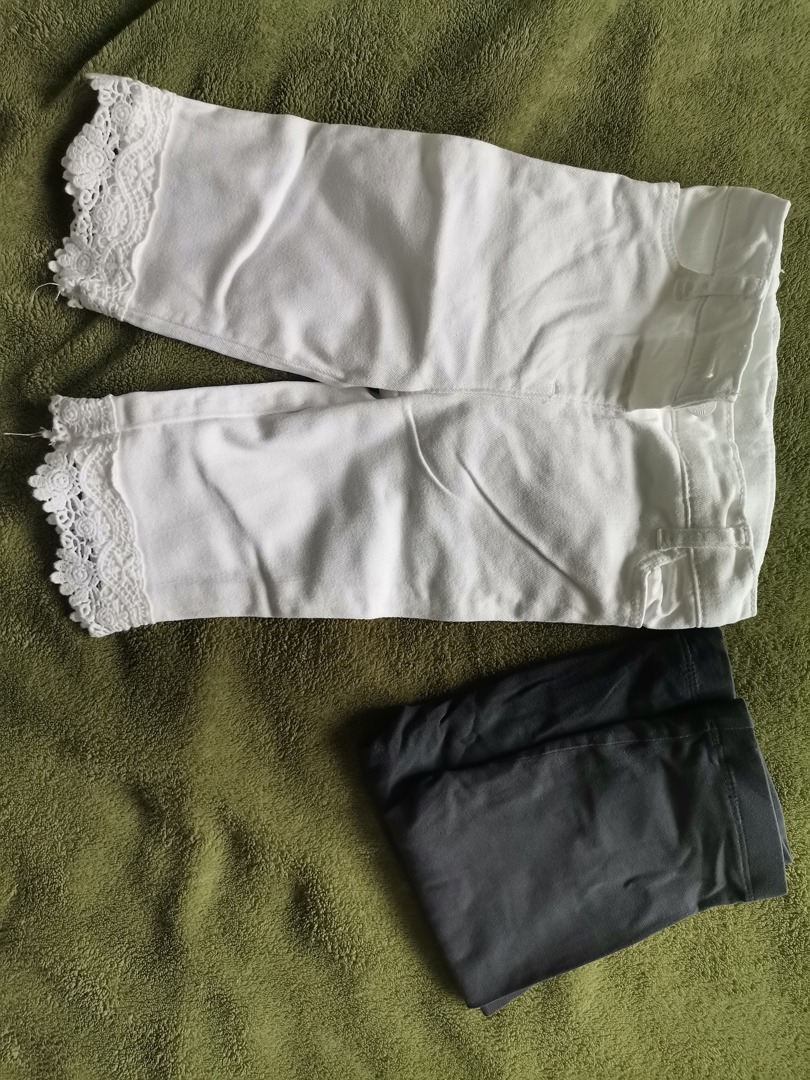 Детски комплектчета, запазени без забележки.