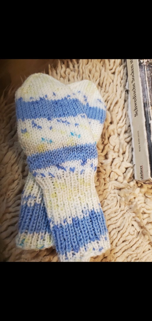 Ръчно плетени детски чорапи, ходило 17 см