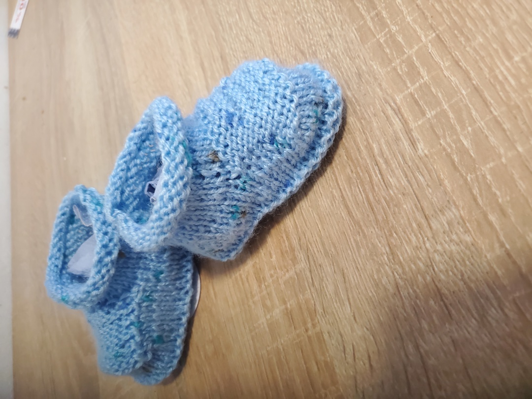 Ръчно плетени бебешки терлички, от 3 до 6 месеца