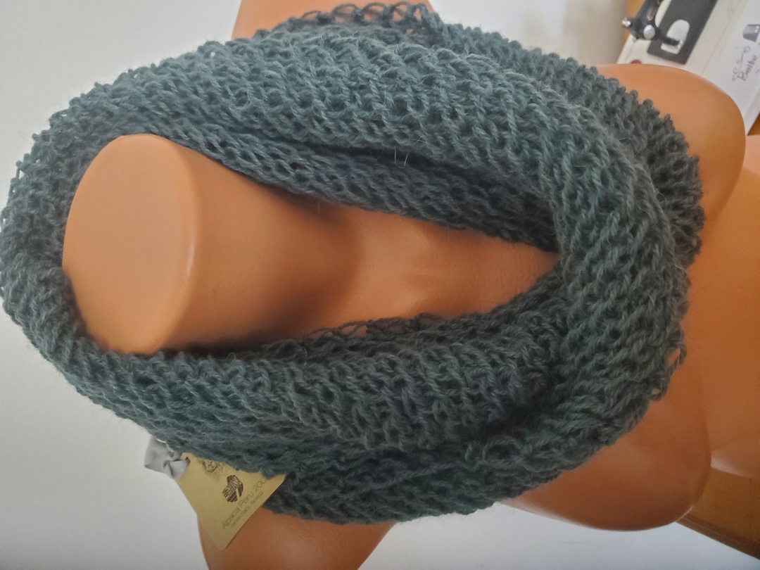 Ръчно плетен кръгъл шал от алпака