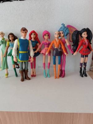 Фигурки кукли различни