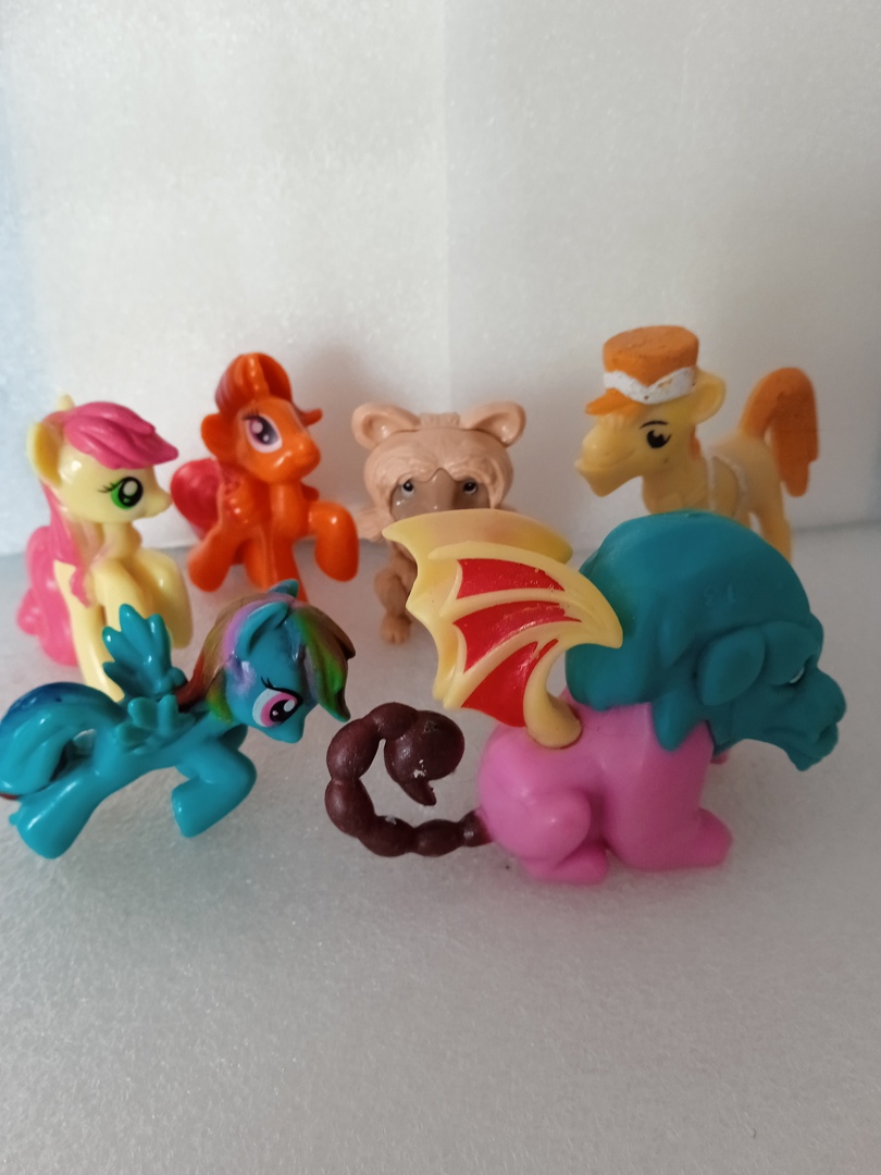 Фигурки различни