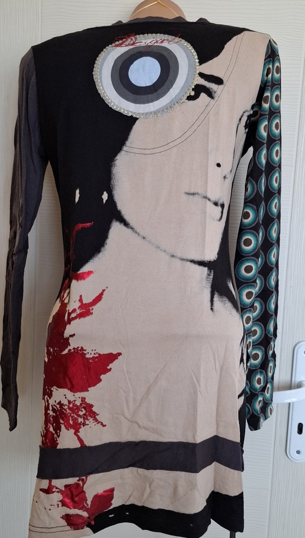 Цветни туники и блузи