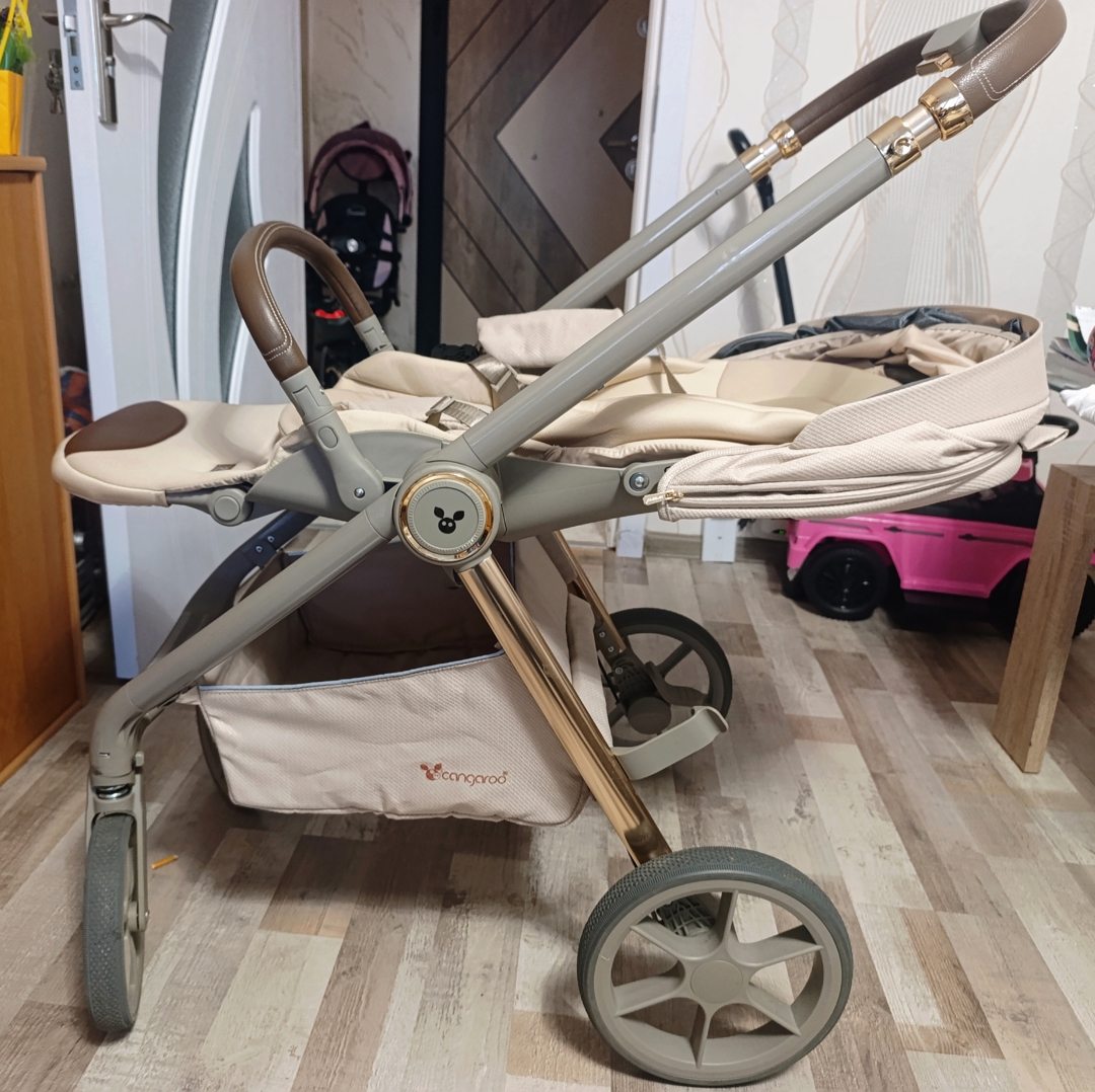 Продавам бебешка количка