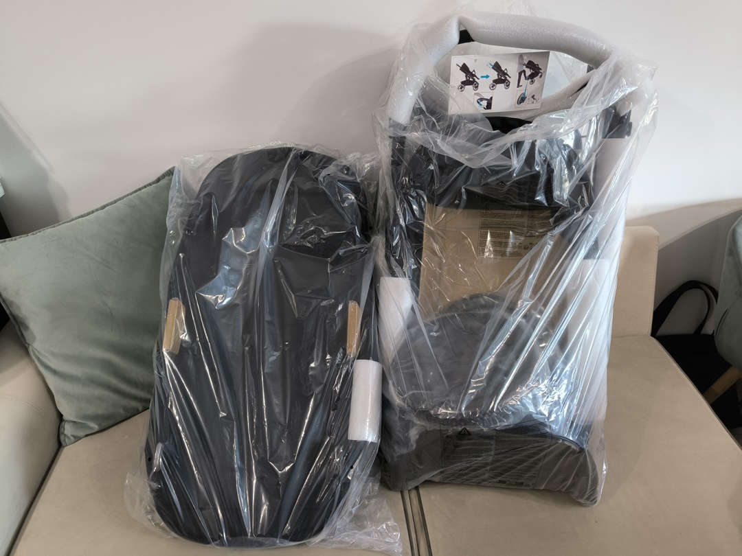 Продавам нова количка Maxi Cosi Lila XP + Oria XXL