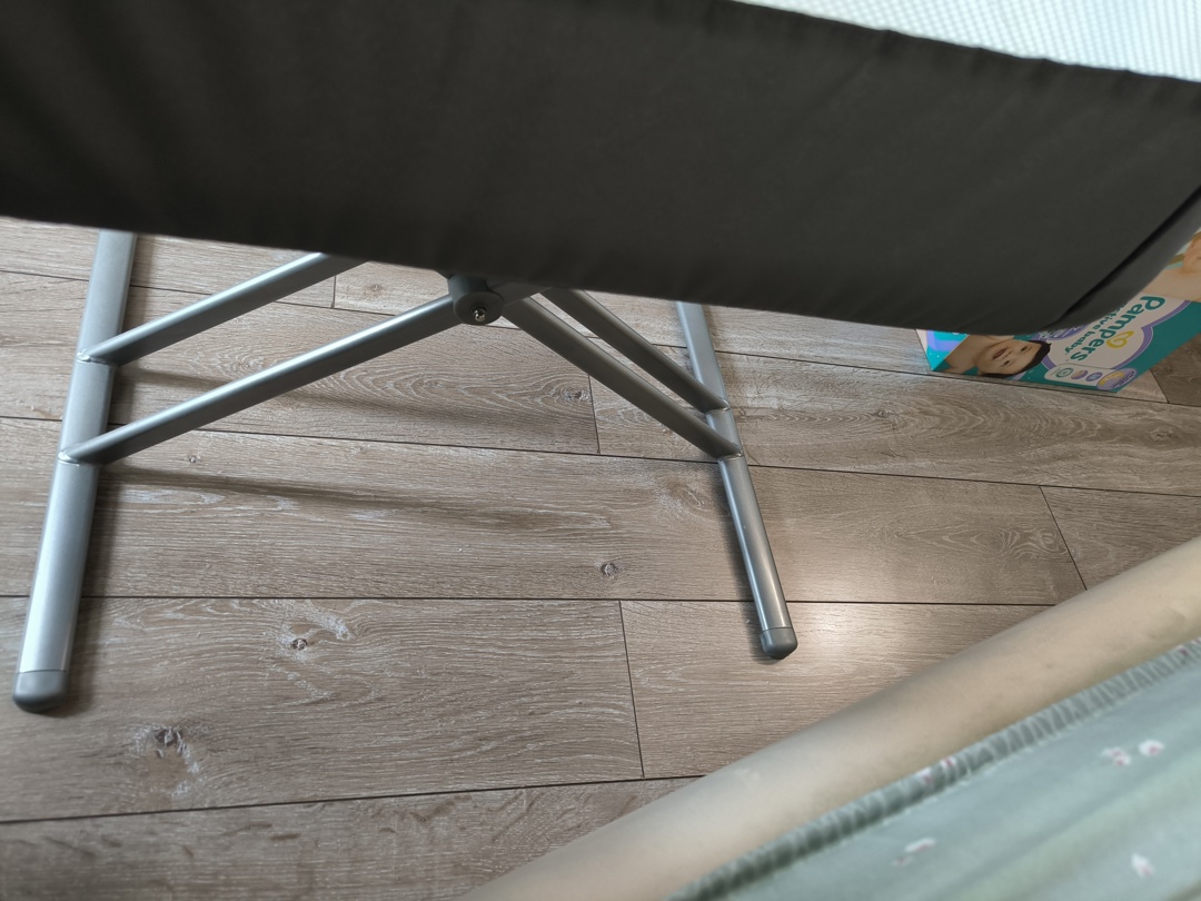 Продавам бебешко легло Hauck next to me