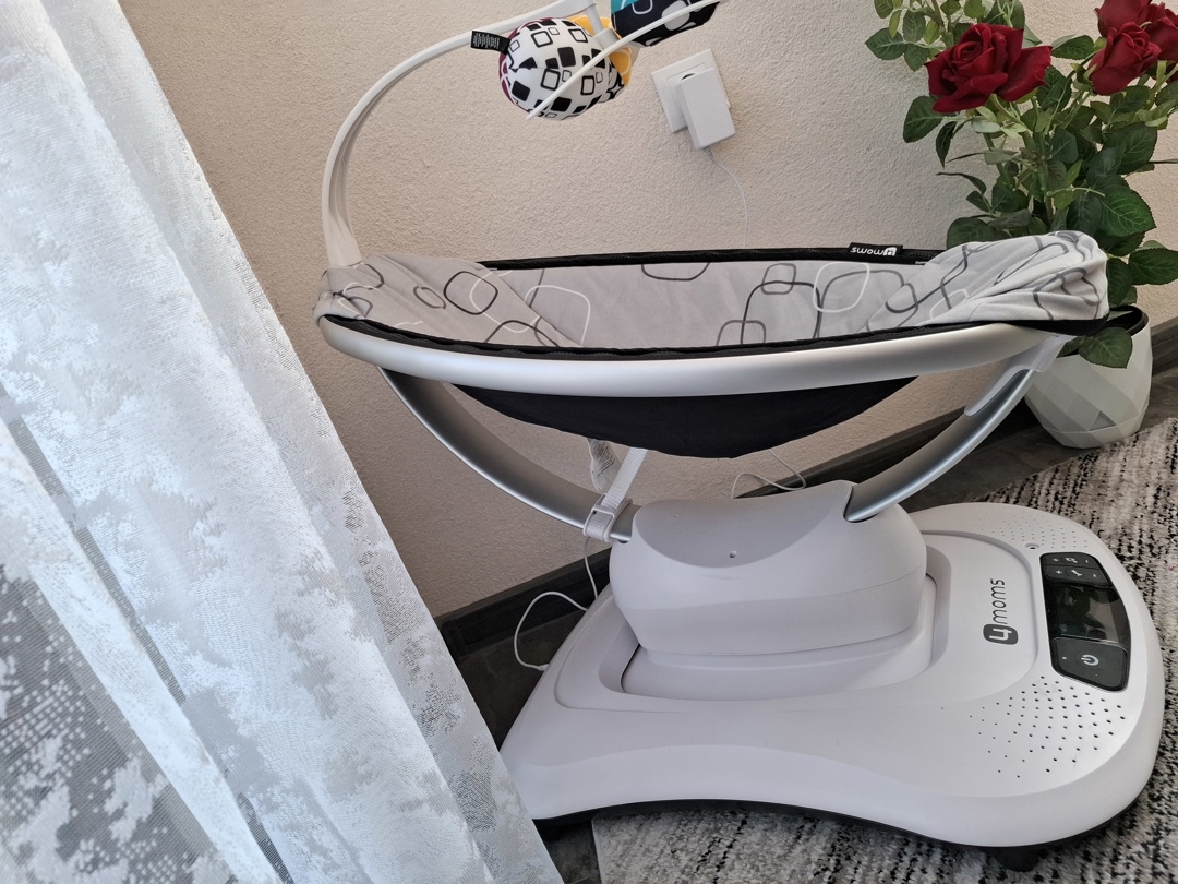 mamaRoo4