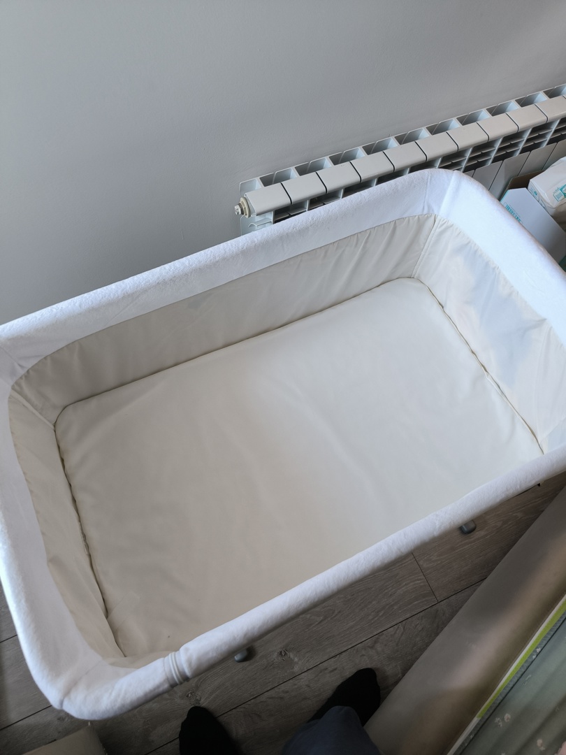 Продавам бебешко легло Hauck next to me