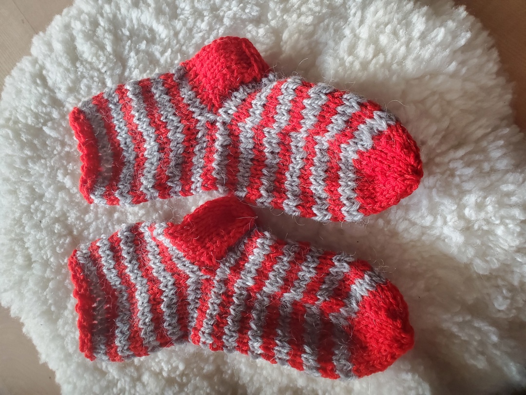 Ръчно плетени бебешки чорапи от вълна,3-9 месеца