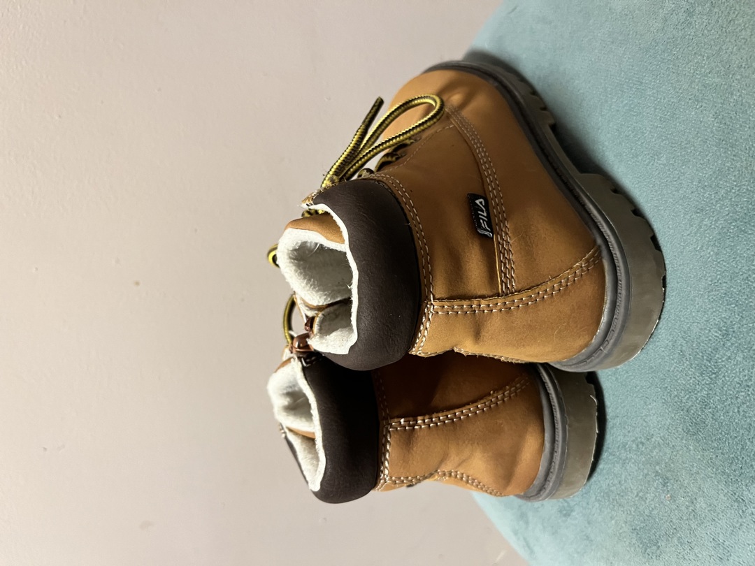 FILA детски боти