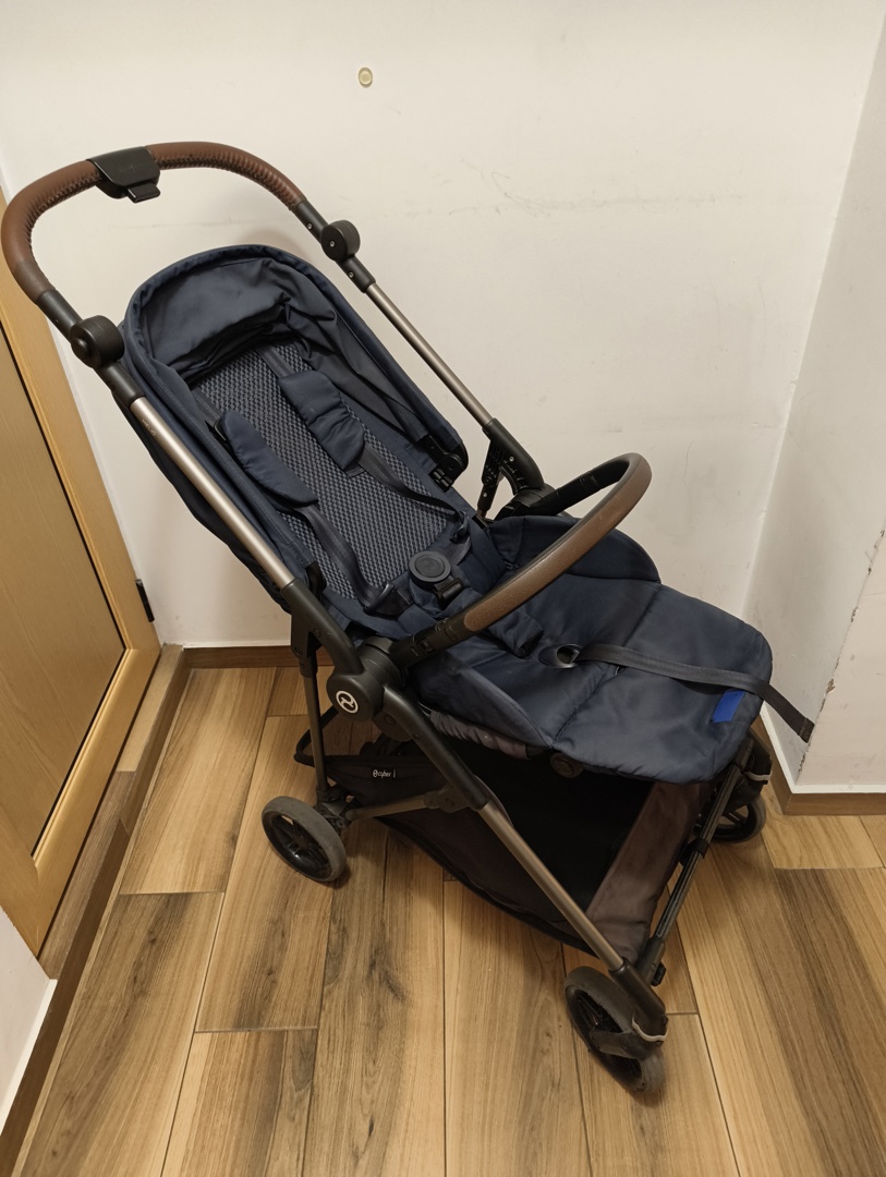 Продавам бебешка количка Cybex Melio