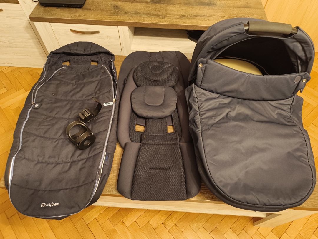 Продавам бебешка количка Cybex Melio