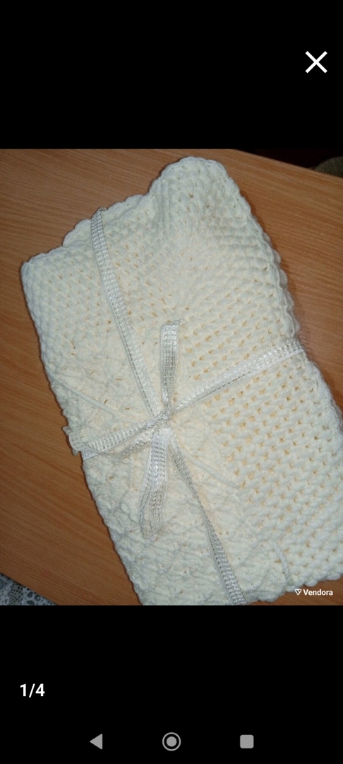 Продавам плетено бебешко одеяло