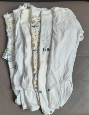 Лот от бебешки бодита, размер до 60 см.