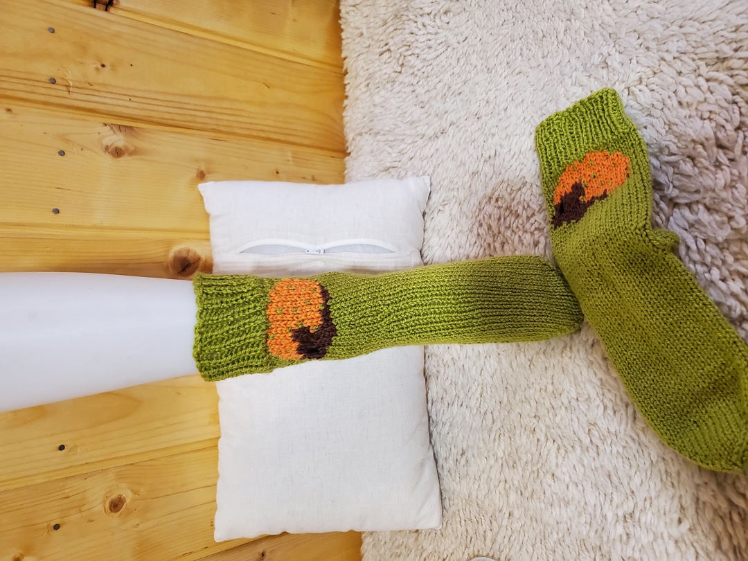 Ръчно плетени детски чорапки размер 36